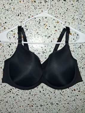 Women's Curvy Couture Tshirt Bra Size 44D Black Padded With Wires